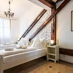 Ekono By Leva Strasser 3*