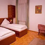 Ekono By Leva Strasser Готель Грац