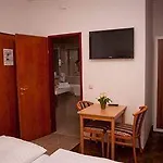 Ekono By Leva Strasser Готель Грац