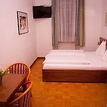 Ekono By Leva Strasser Готель 3*