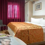 Готель Ekono By Leva Strasser