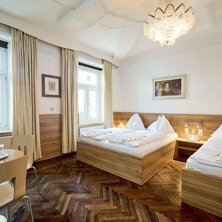 Ekono By Leva Strasser Hotel