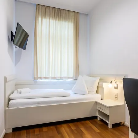 Western Strasser Hotel 3*