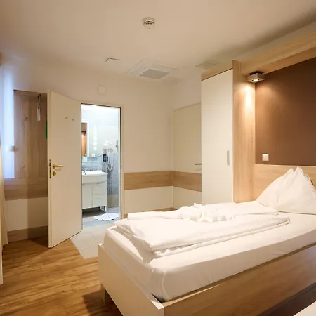 Ekono By Leva Strasser 3*