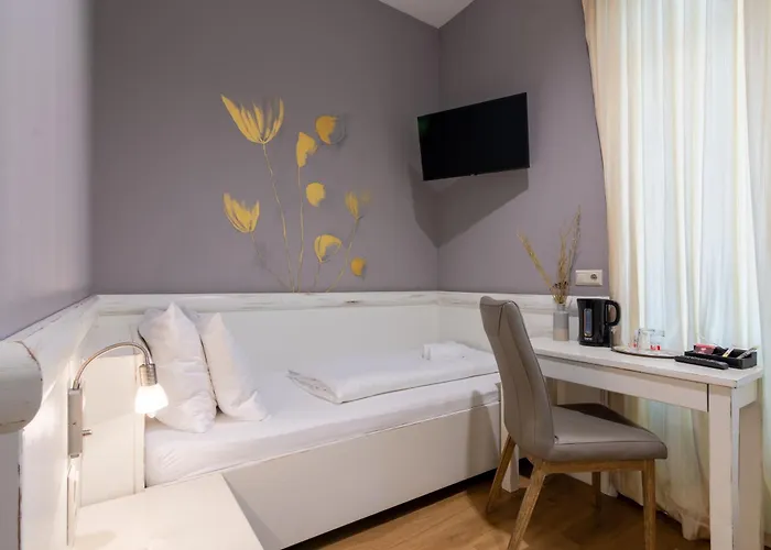 Ekono By Leva Strasser Hotel