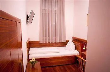 호텔 Ekono By Leva Strasser 3*